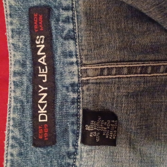 💫DKNY Denim Skirt with Belt - Picture 6 of 9